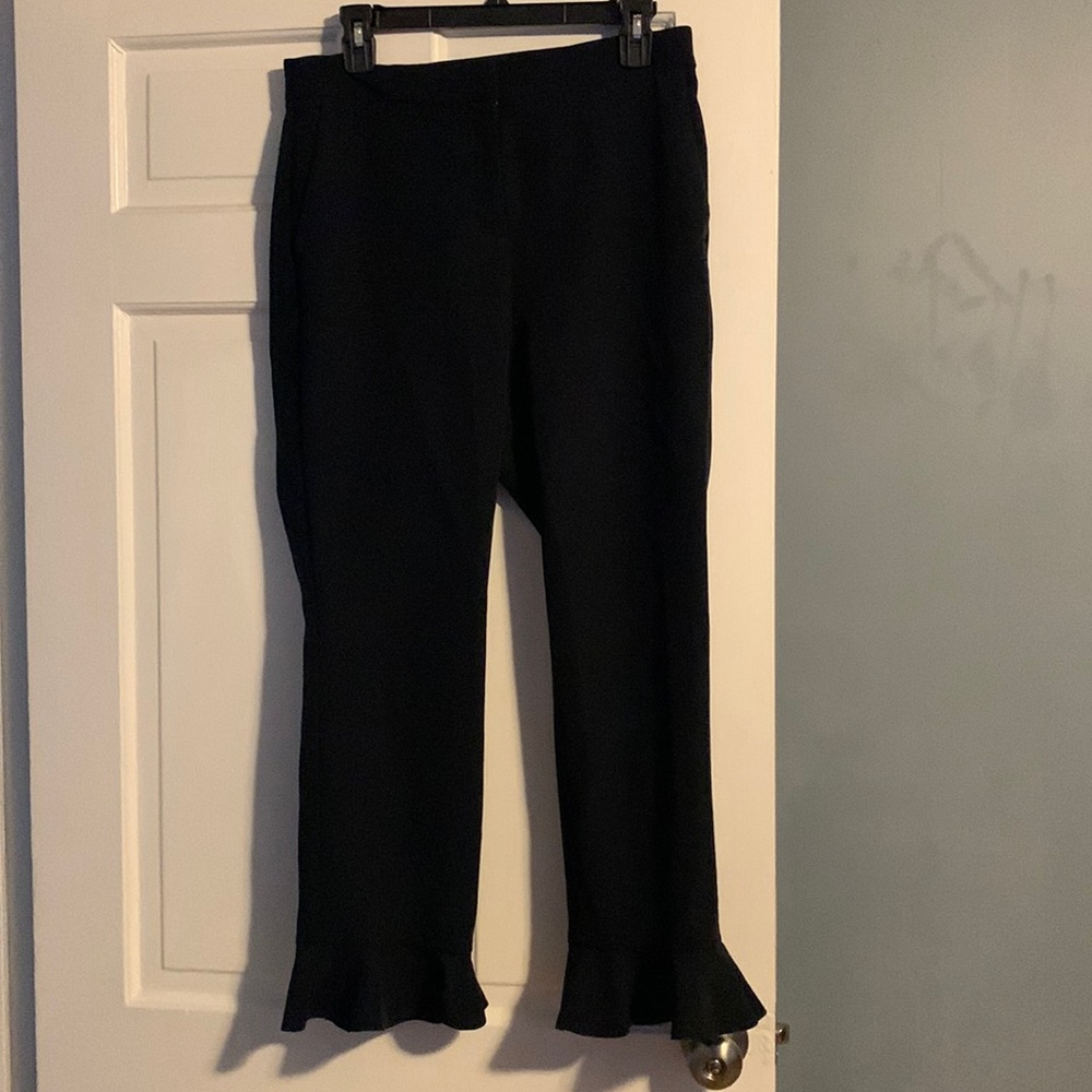 Navy Express pants with ruffled bottom!
